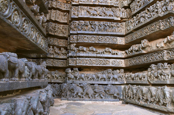 来自印度哈勒比杜的Hoysaleshwara寺庙卡纳塔克Karnataka的寺庙底图片