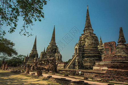 AYUTTHAYAYAYTHAILANDRuins和古董在阿尤图片