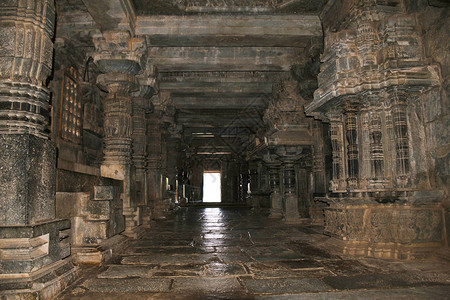 长途通道覆盖了印度Shatelleshwara和Hoysaleshvara圣迹Hoysaleshvara庙HalebidKarn图片