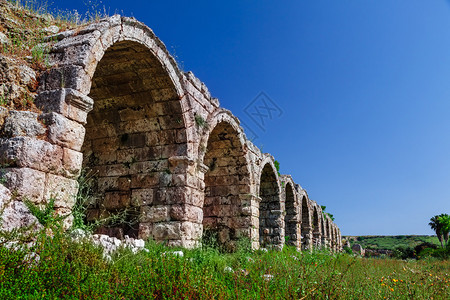 土耳其安塔利亚附近佩尔赫古城遗址图片