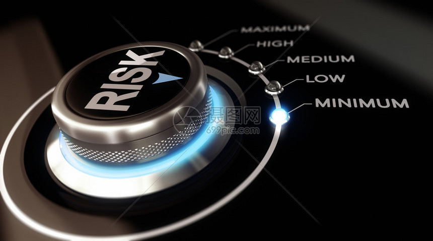 在最小字黑色和蓝色光上定位的开关按钮用于显示风险管理或评估的概念图像NAMEOFTRANS图片