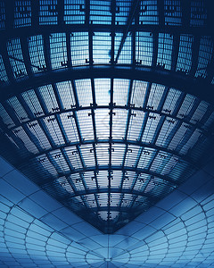 现代未来的玻璃屋顶图片