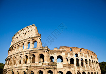 罗马斗兽场蓝天城市地标图片