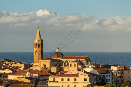 撒丁岛西海岸古老城市阿尔盖罗的圣玛利亚圣玛利图片