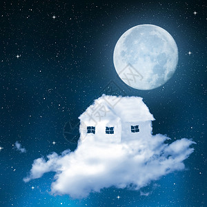 从云彩的房子在夜空与月亮图片