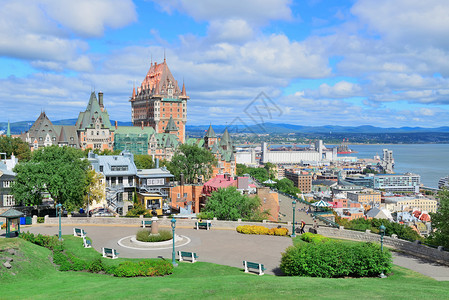 魁北克市城景色全景云彩蓝色天图片