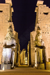 卢克索神庙的古代雕像埃及图片