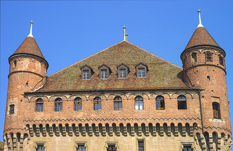 洛桑城堡的片段在夏季图片