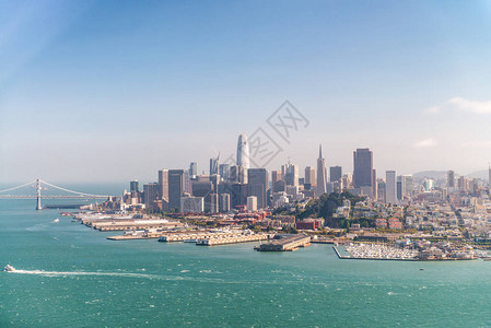 从美国加利福尼亚州的直升机上飞来的旧金山惊图片