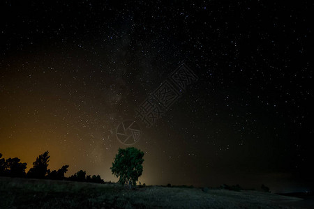 加布里埃尔和加兰附近的夜景西班牙埃图片