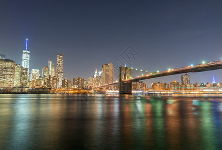 晚上的纽约建筑曼哈顿的天际线图片