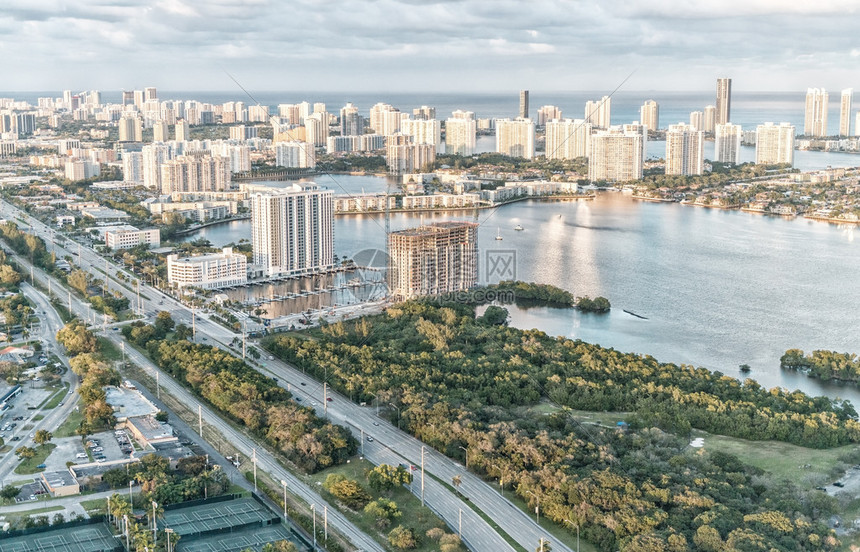 球员数据统计揭示攻防核心与战术趋势