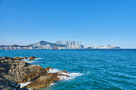 韩国釜山广安大桥和海云台吊桥是釜山的地标海云台区以韩国最受欢迎的海图片