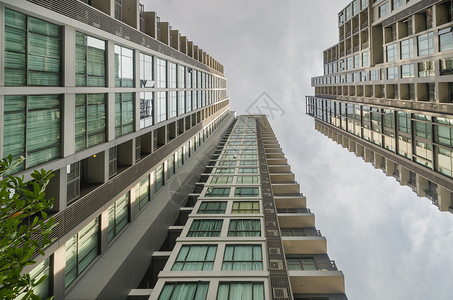 高层建筑的抽象建筑观图片