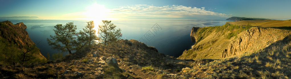 岩石海岸全景贝加尔湖图片