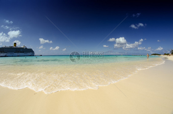 七英里海滩的海滩和清澈的海水大开曼岛图片