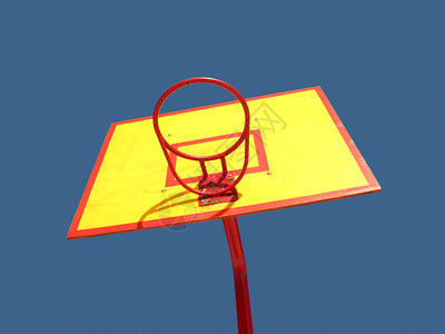 儿童篮球板与蓝天相映成趣背景图片