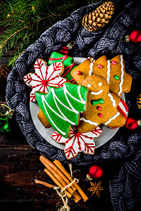 传统圣诞甜食色彩多的甘糖土制姜面包饼干图片