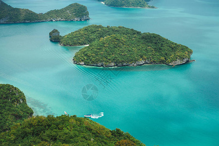 泰国高三井安忠公园海洋各岛屿之间游艇的空图片