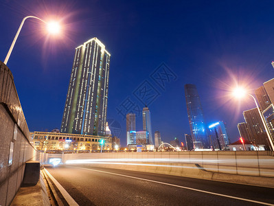 夜晚的现代都市天津图片