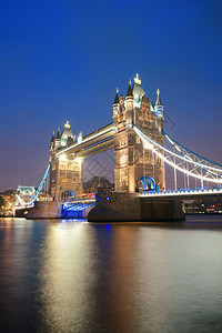 英国伦敦塔桥伦敦塔桥作为黄昏时的著名地标背景