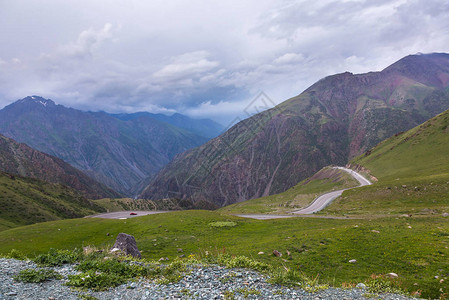 吉尔斯坦山地景观图片