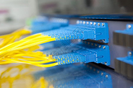 Fiber光纤网络电缆图片