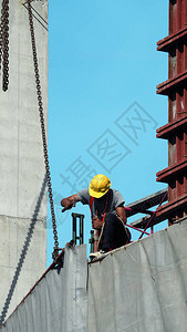 工人们在建筑工地作图片