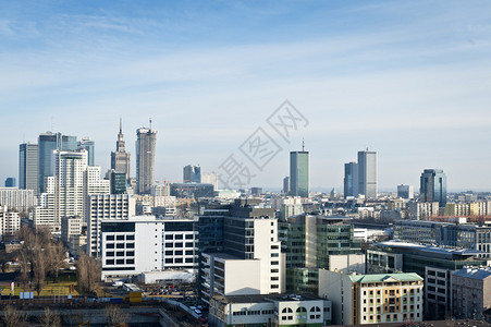 白天在波兰的华沙全景背景图片