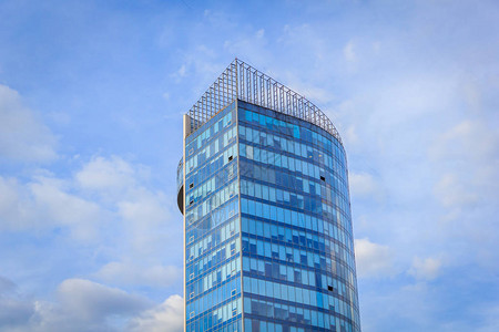 蓝色商务中心的窗户大型商务中心大楼图片