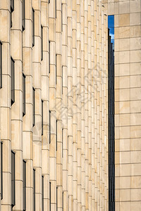 波兰首都现代抽象建筑的外观和反插画