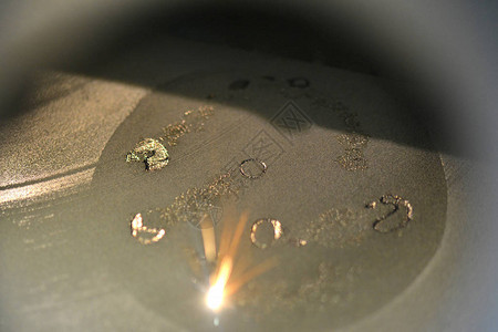 金属激光烧结机金属在激光作用下在工作腔内烧结成所需的形状3D打印机打印金属现代增材技术4图片