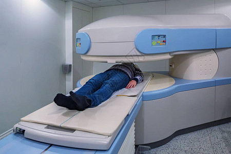 医院的现代磁共振成像扫描仪图片