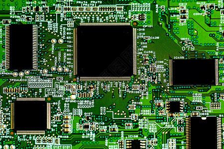 带有芯片和许多其他电子部件的印图片