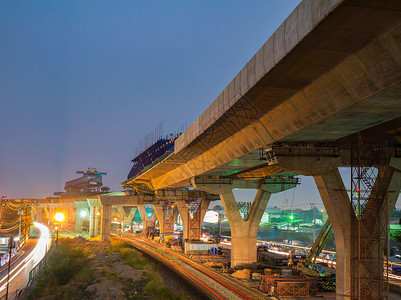 建造快速路建筑工地同时图片