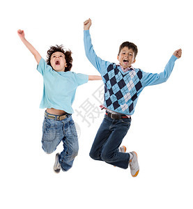 两个快乐的孩子一起跳在白色图片
