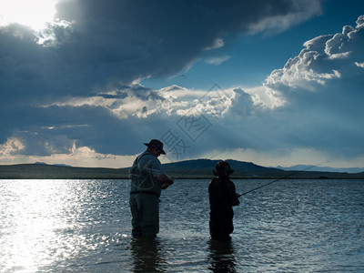 父亲和儿子在科罗拉多州11英图片