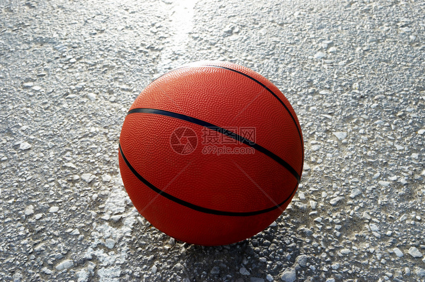 篮球视频解析NBA明星实战打法深度拆解进攻防守策略提升观众认知