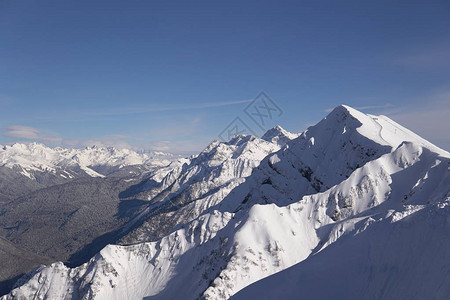 景观雪山滑雪胜地图片