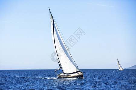 帆船雷加塔在海上游艇航行旅图片