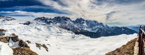 Dolomites和Grost的景象图片