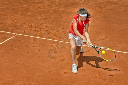 少年网球运动图片
