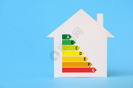 有能源效率图表的纸房子背景图片