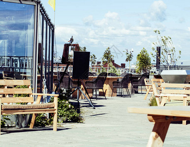 空的夏季屋顶部咖啡厅许图片素材