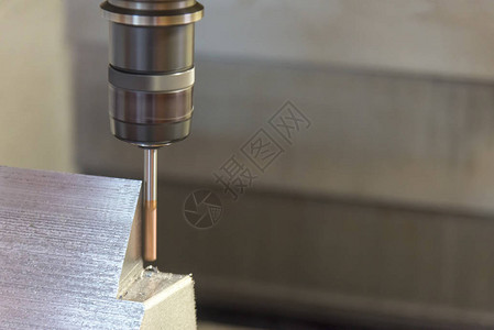 切削模具零件的数控铣床高清图片下载-正版图片503559997-摄图网