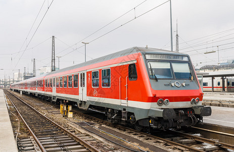 慕尼黑火车站郊区电动列车德图片