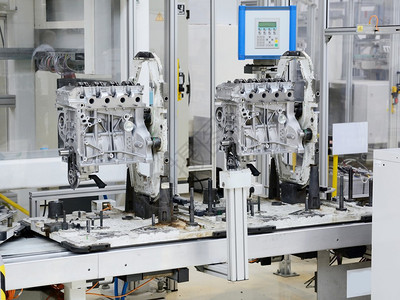 汽车厂发动机制造生产线单图片