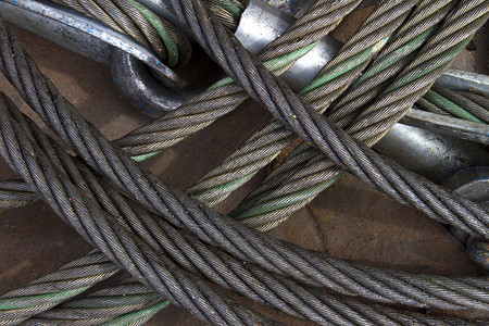 建筑工地重力钢铁绳在施工地装有安图片