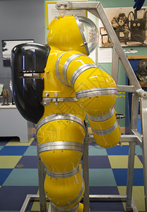 展出的深海潜水服背景图片
