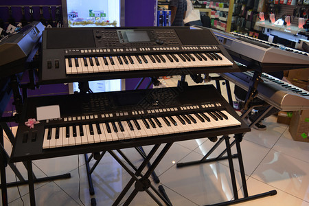 格拉斯哥音乐商店钢琴图片